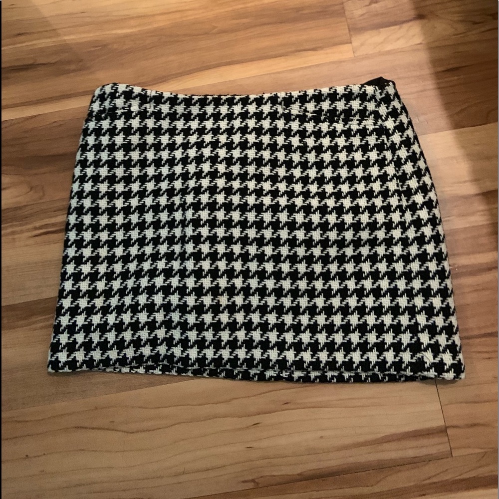 Gap Classic Houndstooth Mini Skirt